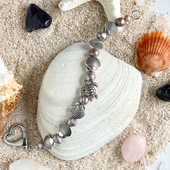 Sea Shell & Sea Turtle Heart Clasp Bracelet - Heart of the Sea - Picture 3 of 5